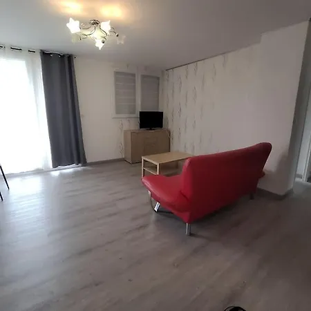 De 4 Apartment *